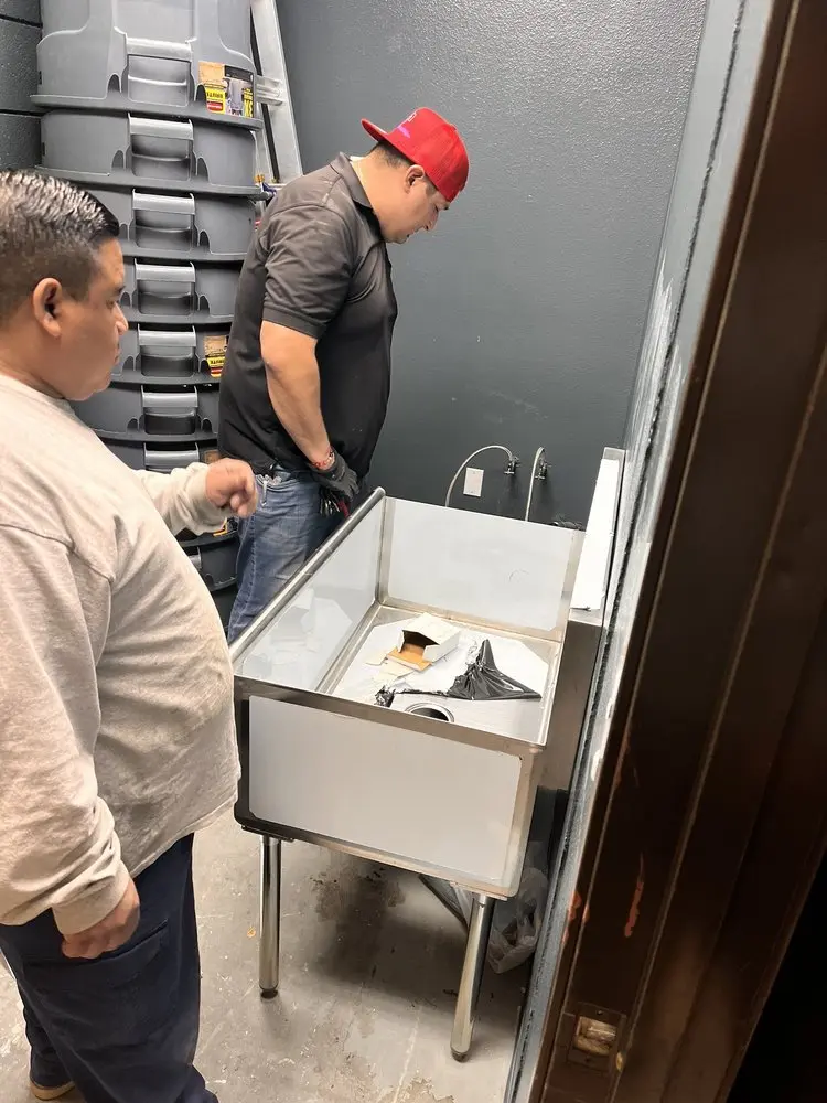 Commercial plumbing and sink installation in Los Fresnos
